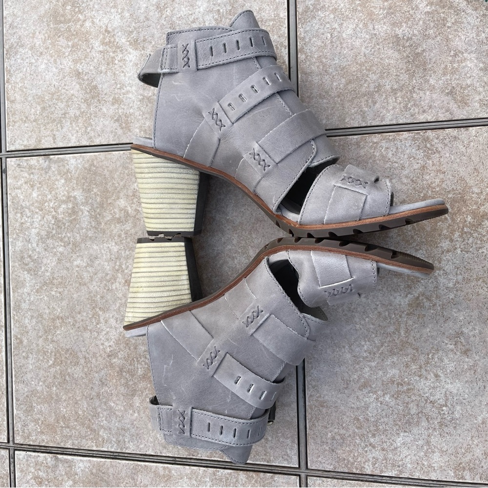 Sorel - Nadia Buckle Kettle - Picture 10 of 15